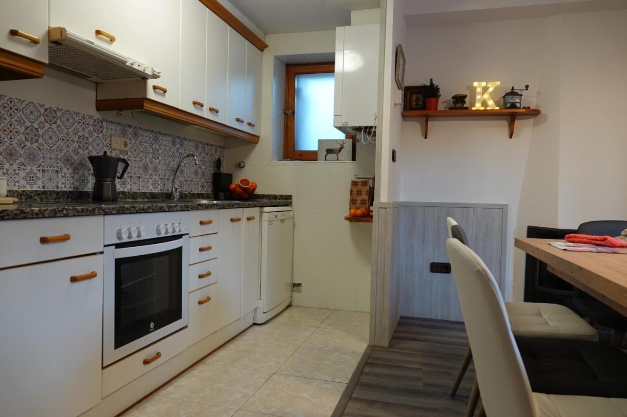 Villa Cirjuana, casa en el centro con agradable jardín y barbacoa Biescas  Exterior foto